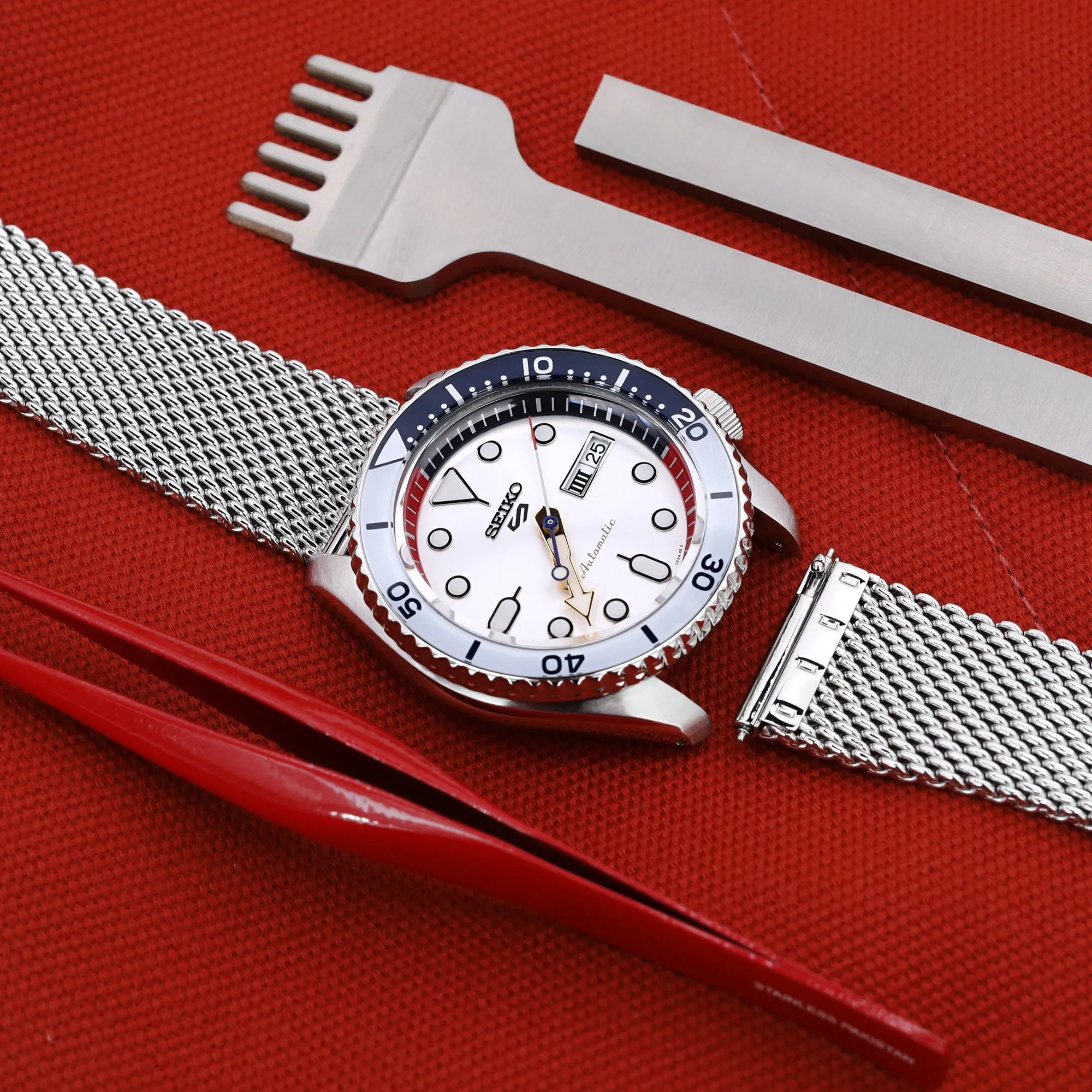 Classic Tapered Quick Release Mesh Band, Polished